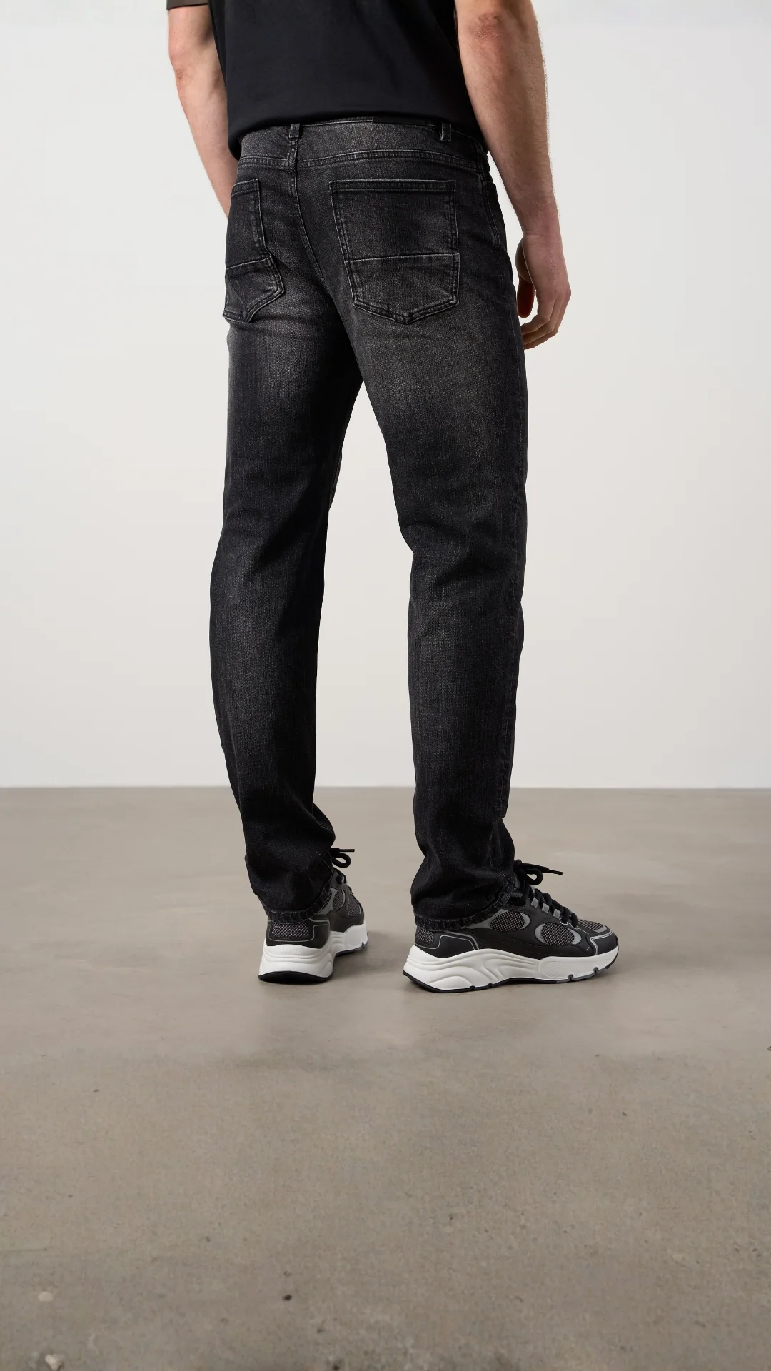 Straight Leg Denim Jeans Black - Image 3