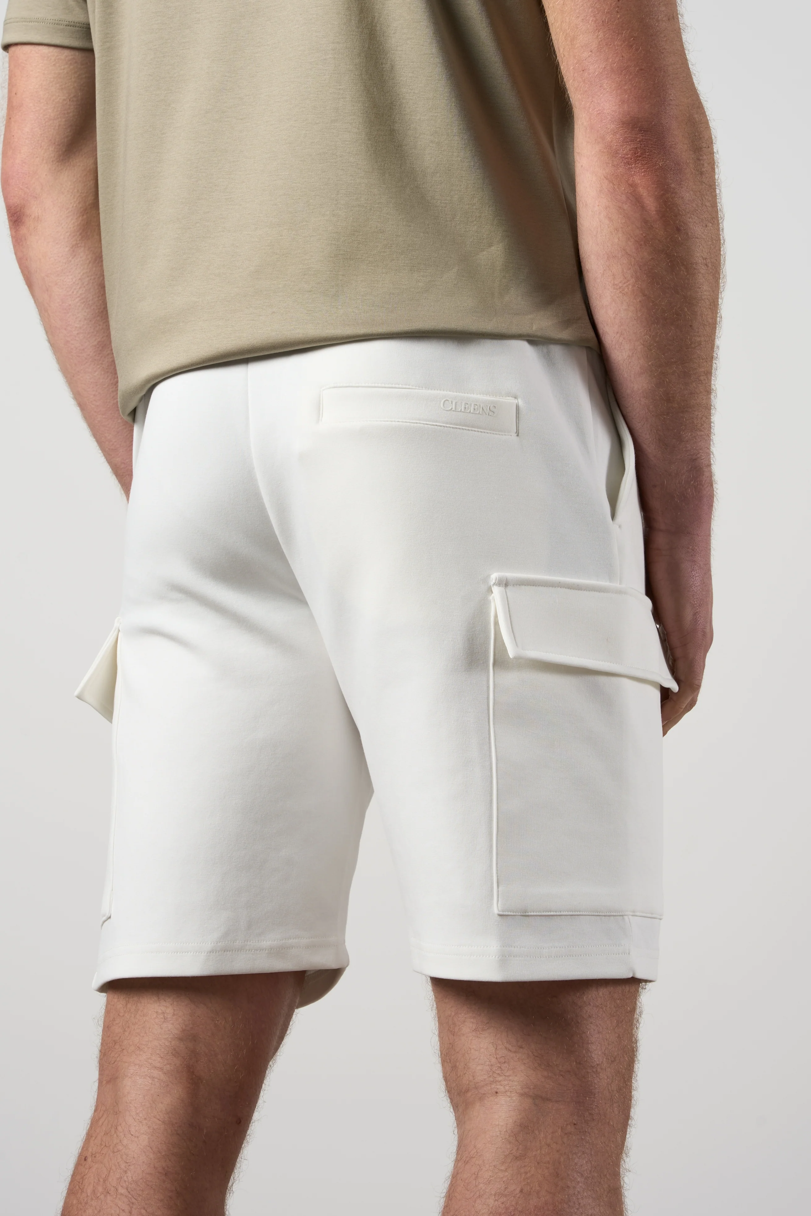 Tech Interlock Shorts Off White - Image 3
